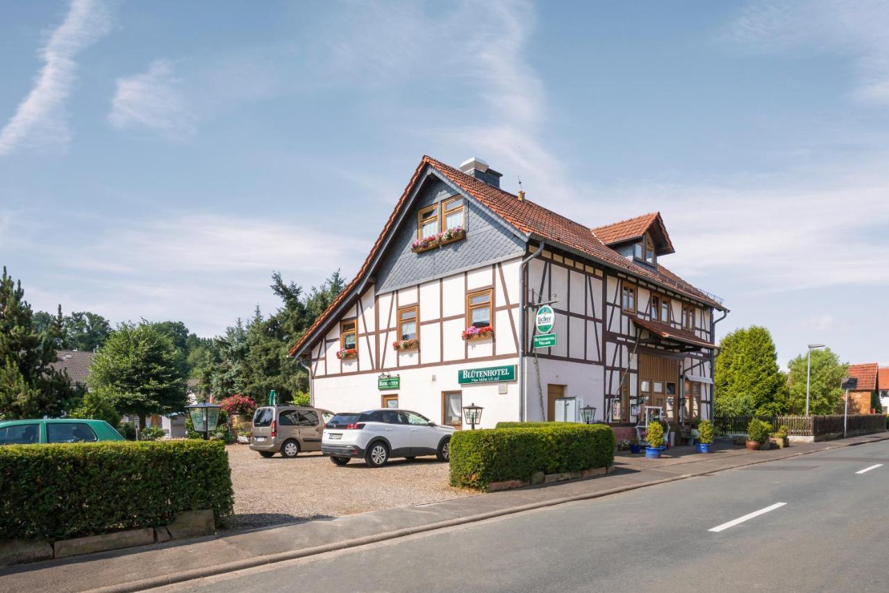 Bluetenhotel Village Marburg Exterior foto