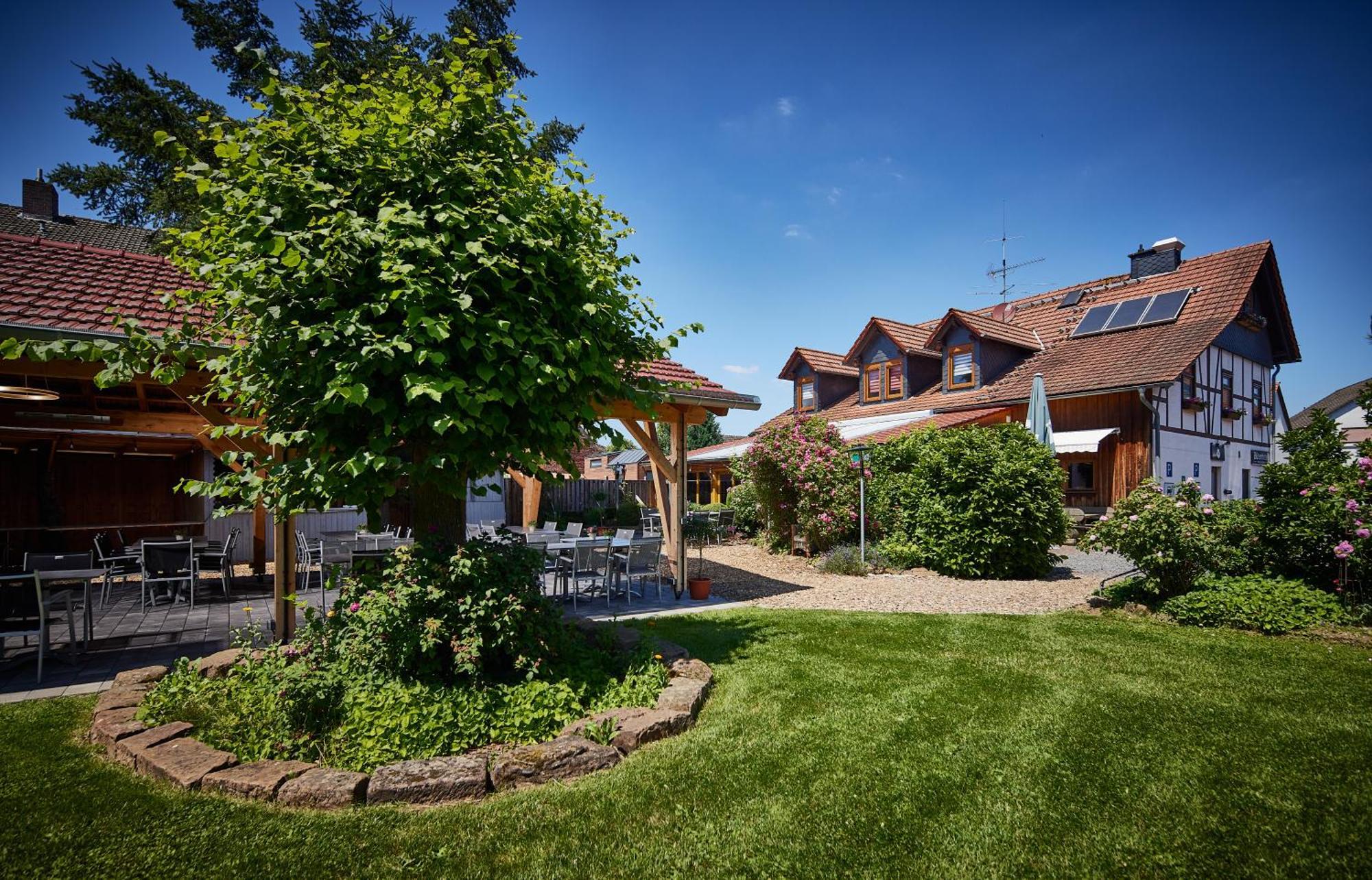 Bluetenhotel Village Marburg Exterior foto